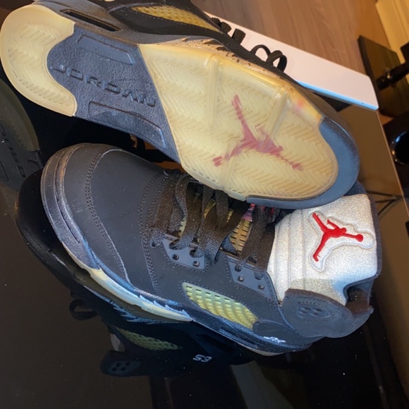 Jordan 5 Retro Black Metallic 2011 - Picture 1 of 3